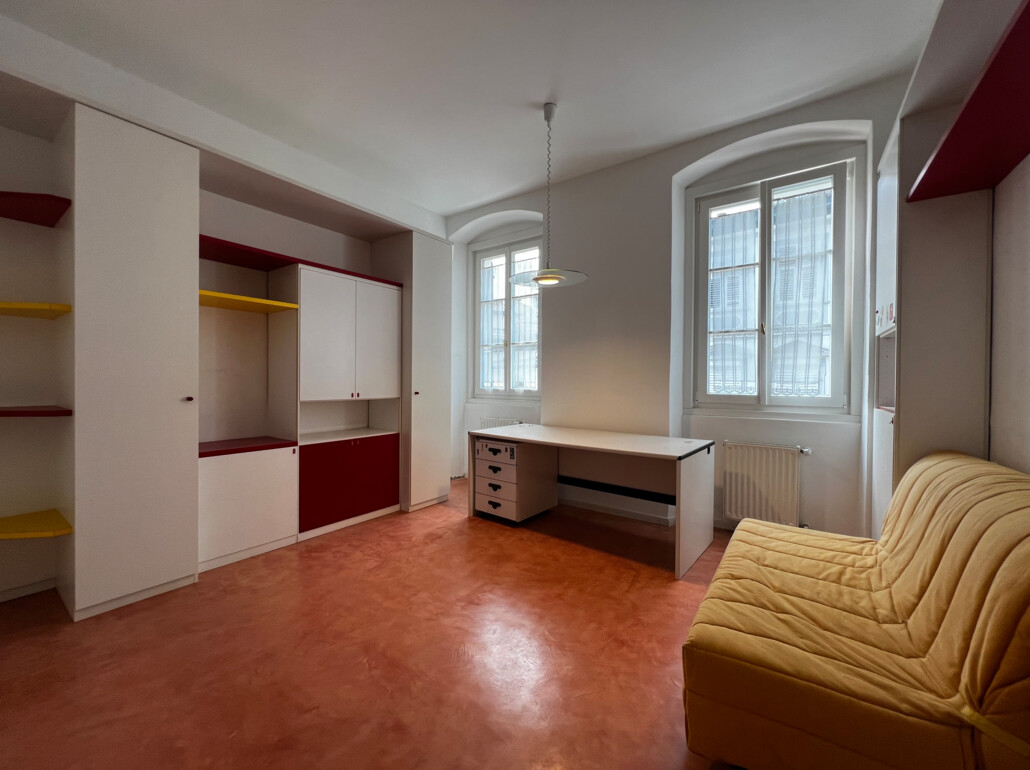 Bellissimo, ampio bilocale in centro storico - Foto 2