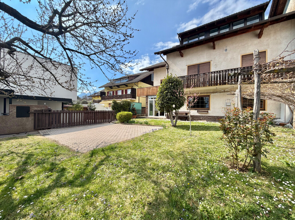 Ampio quadrilocale con giardino privato in zona tranquilla - Foto 1