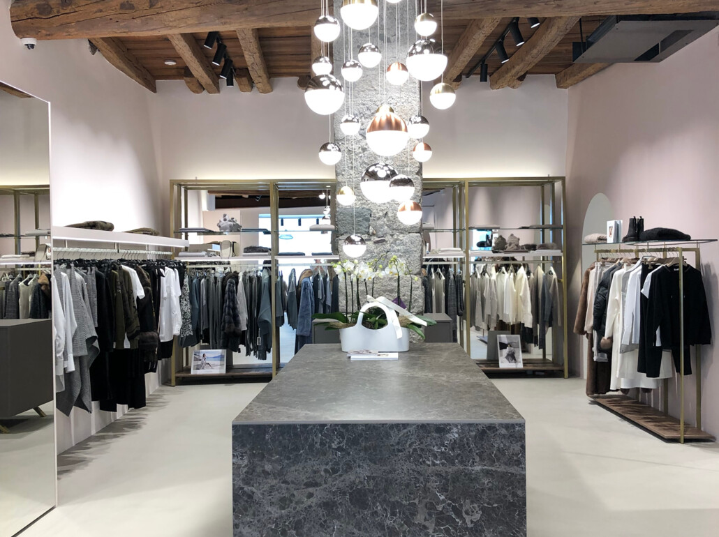 Esclusivo negozio sotto i Portici in posizione eccellente - Foto 1