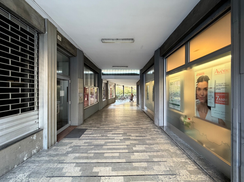 Piccolo locale commerciale locato con rendimento di circa il 4,46 % - Foto 2