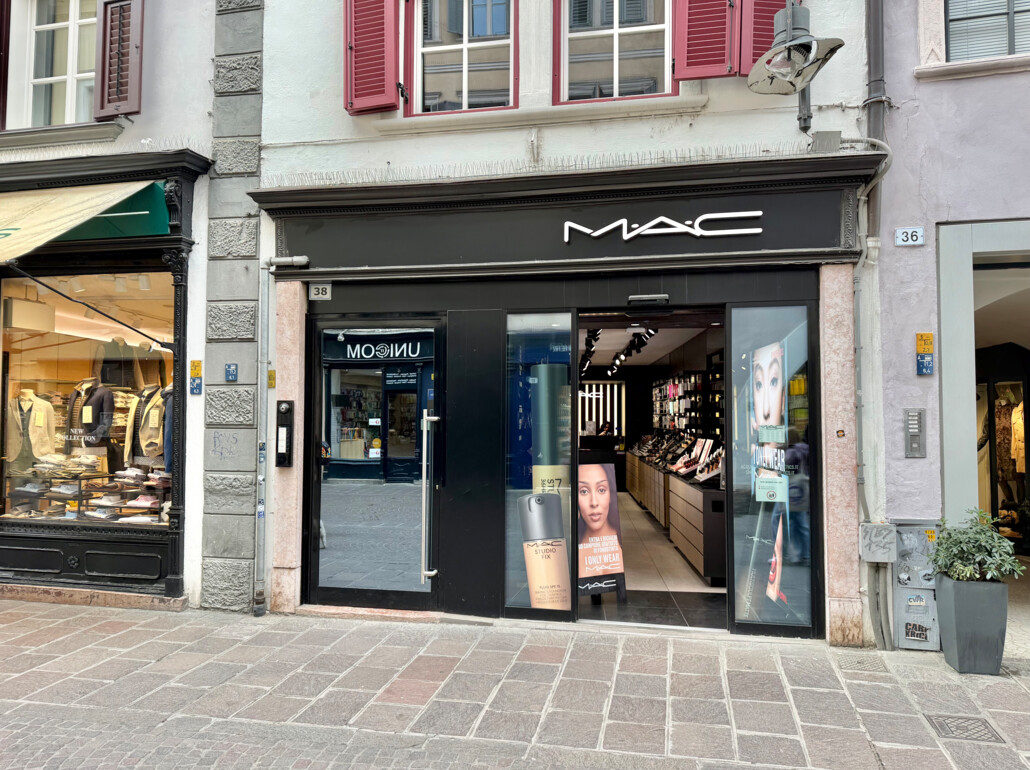 Negozio in centro storico - alta visibilità e forte passaggio - Foto 1