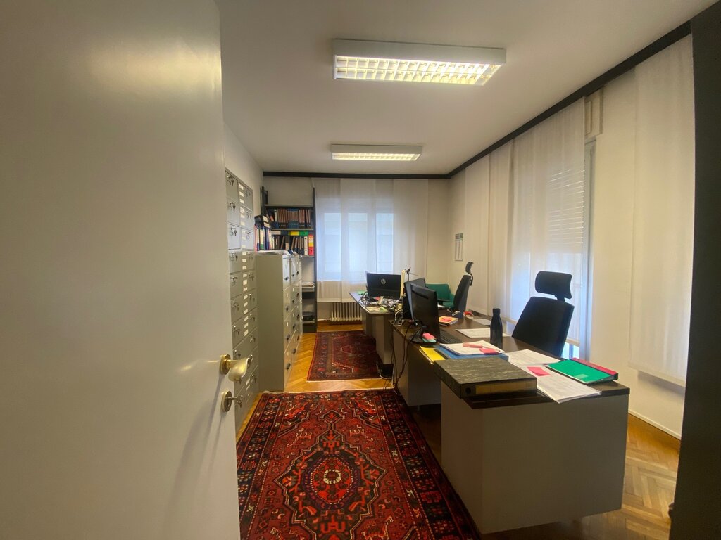 Ufficio con balcone, cantina e garage in centro storico - Foto 3