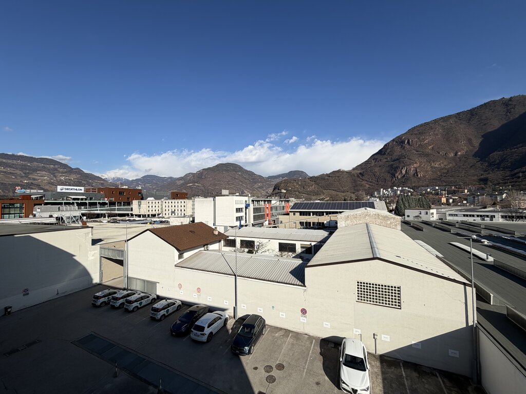 Ampio ufficio al terzo piano: 260 mq con ottimo arredamento - Foto 3