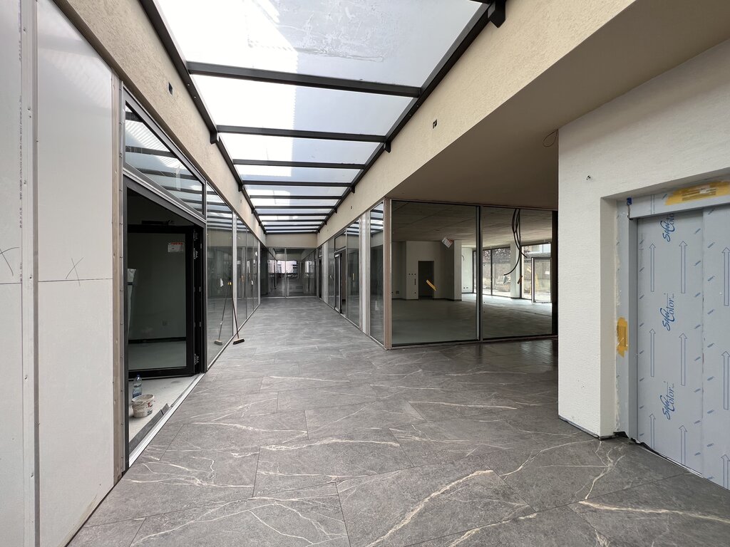 Nuovo, bellissimo negozio con ampia vetrina e cortile interno - Foto 3