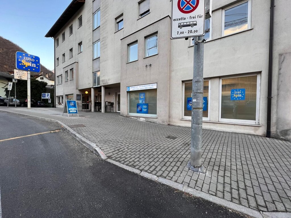 Negozio spazioso sulla strada principale - Foto 2
