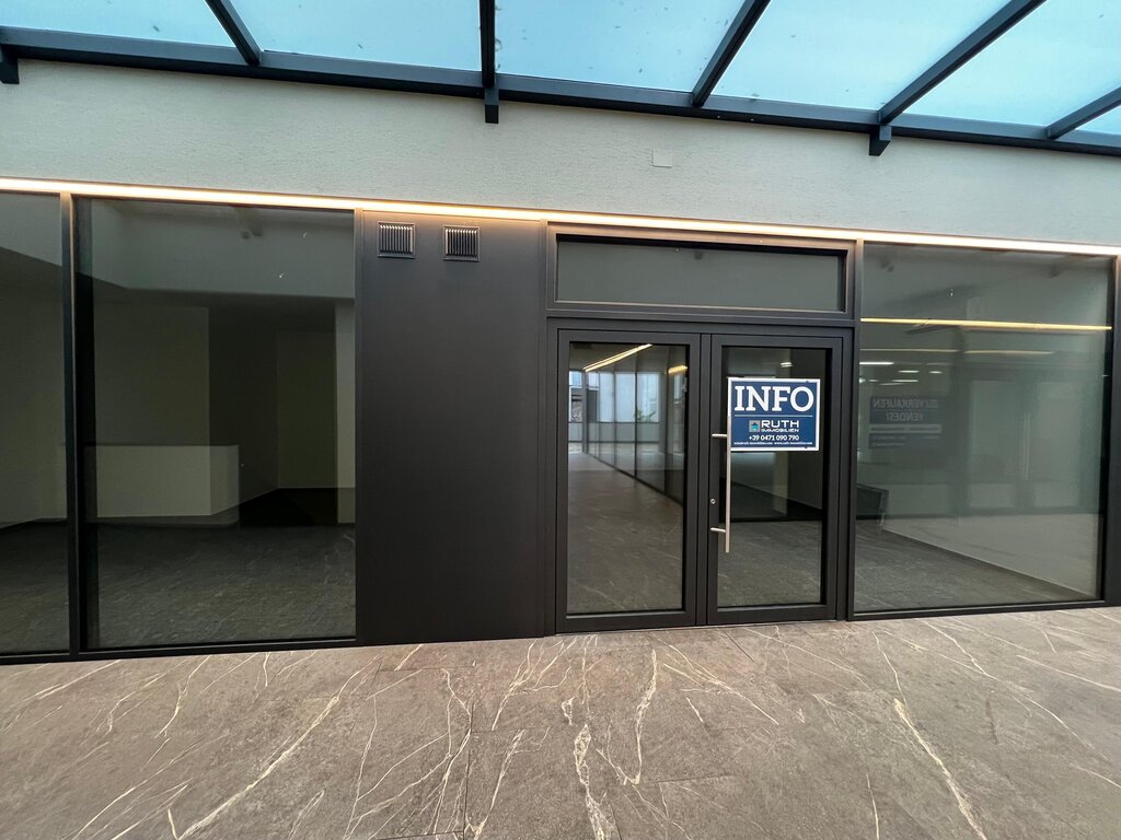 Nuovo negozio con buona visibilità in posizione centrale - Foto 1