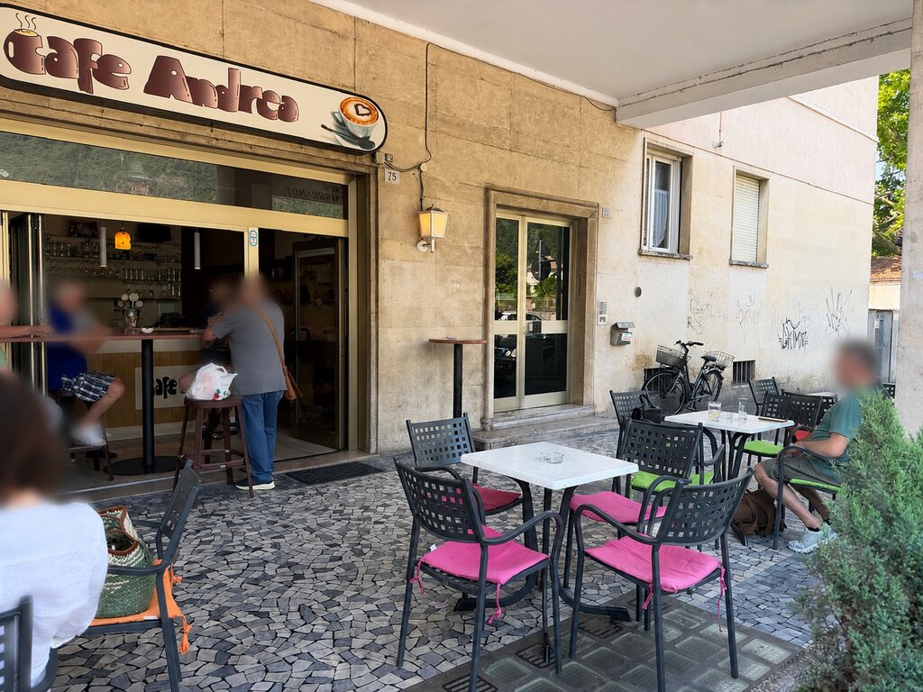 Avviato bar in buona posizione cedesi con subentro - Foto 1